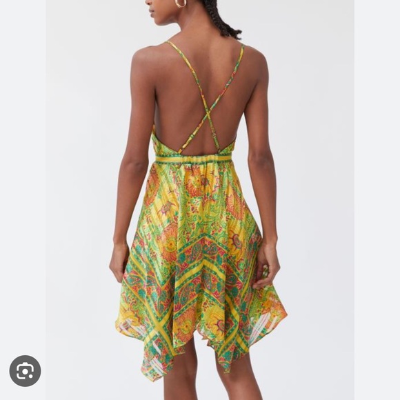 UO Lark Cross-Back Handkerchief Dress - Picture 2 of 7